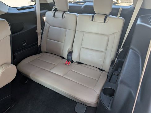 Used 2022 Ford Explorer XLT image 8