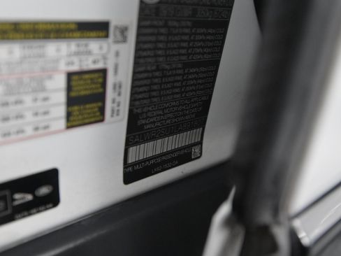 Used 2020 Land Rover Range Rover Sport HSE image 25