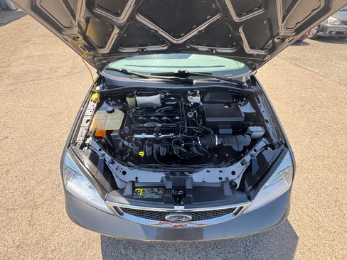 Used 2005 Ford Focus ZX3 Hatchback FWD image 21