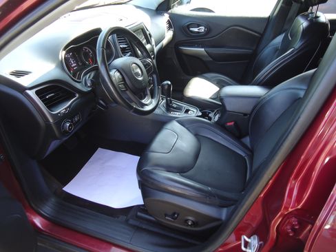 Used 2019 Jeep Cherokee 4WD Latitude Plus image 8