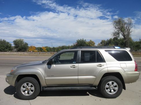 Used 2004 Toyota 4Runner SR5 image 1