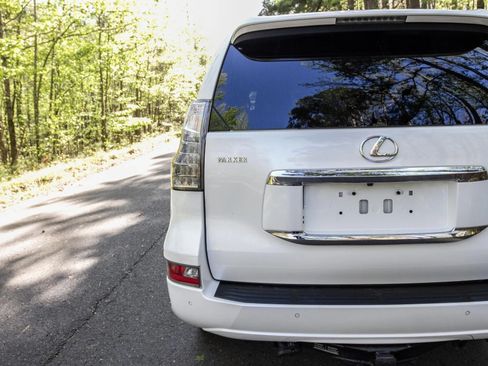 Used 2018 Lexus GX 460 image 15