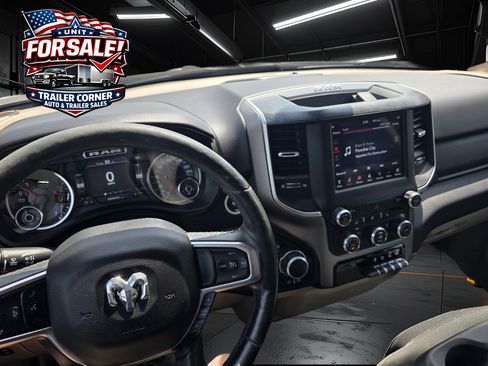 Used 2019 RAM 1500 4x4 Crew Cab Big Horn image 16