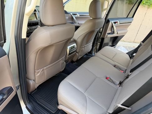 Used 2020 Lexus GX 460 Premium image 26