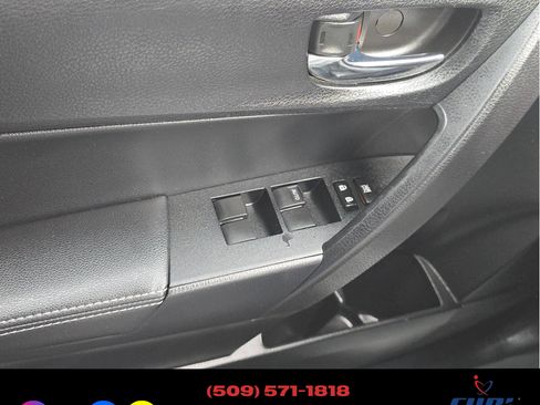Used 2015 Toyota Corolla LE image 16