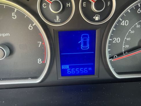 Used 2011 Hyundai Elantra Touring GLS FWD image 17