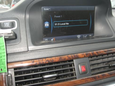 Used 2012 Volvo XC70 3.2 image 11