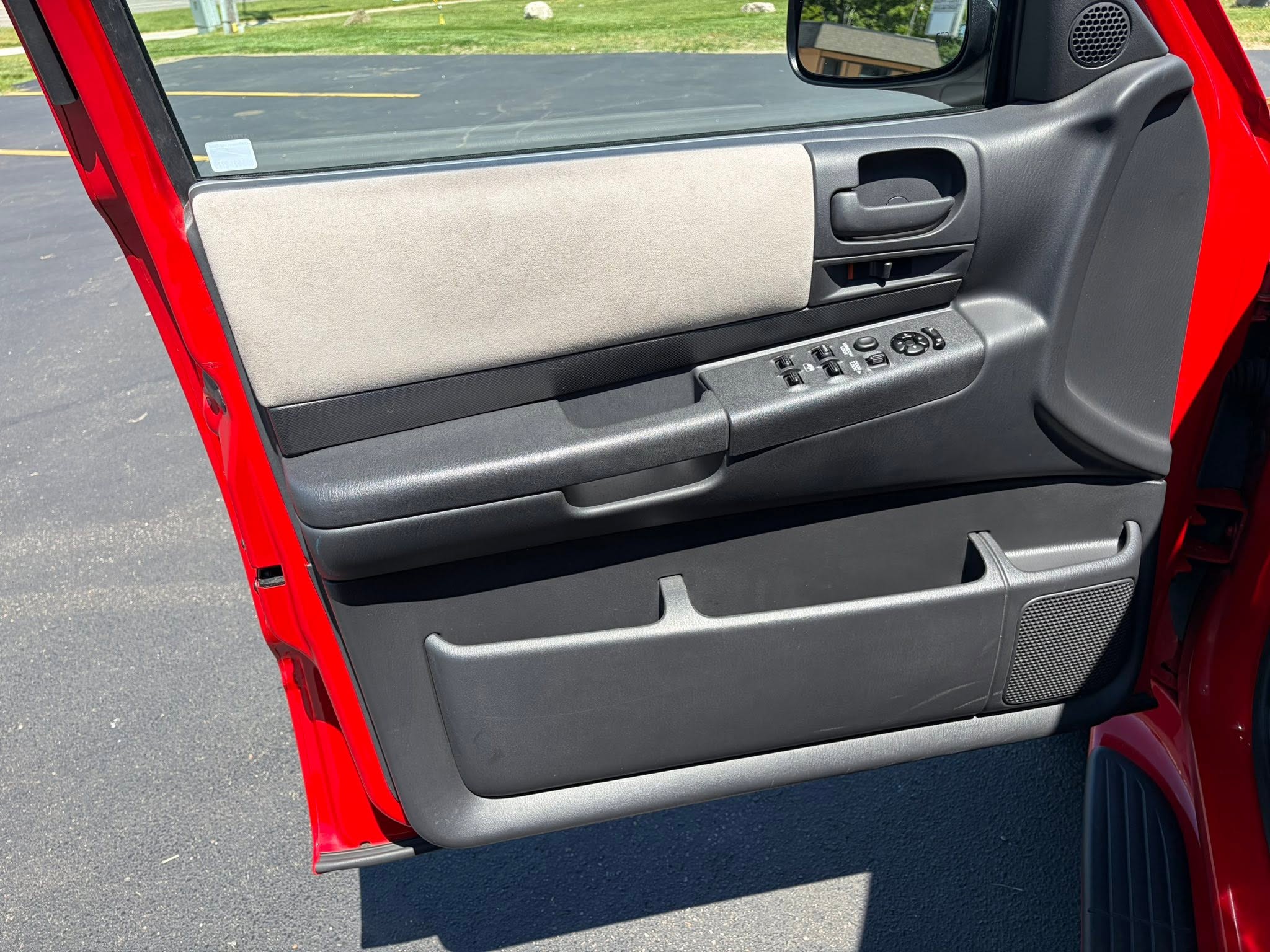 Used 2001 Dodge Durango 4WD image 17