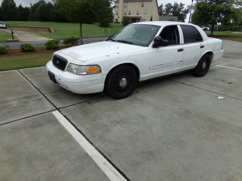 Used 2006 Ford Crown Victoria Police Interceptor RWD image 1