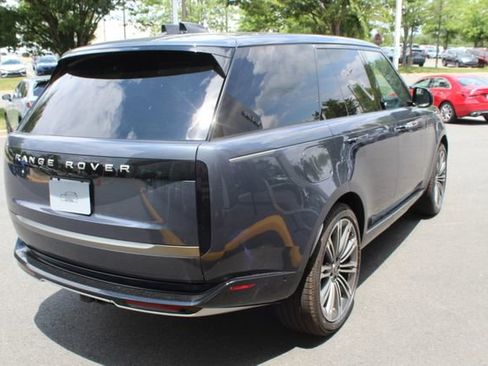 New 2025 Land Rover Range Rover SE image 2