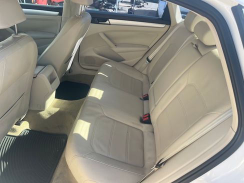 Used 2012 Volkswagen Passat 2.5 SE image 9