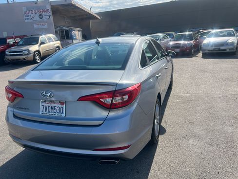 Used 2017 Hyundai Sonata SE FWD image 13