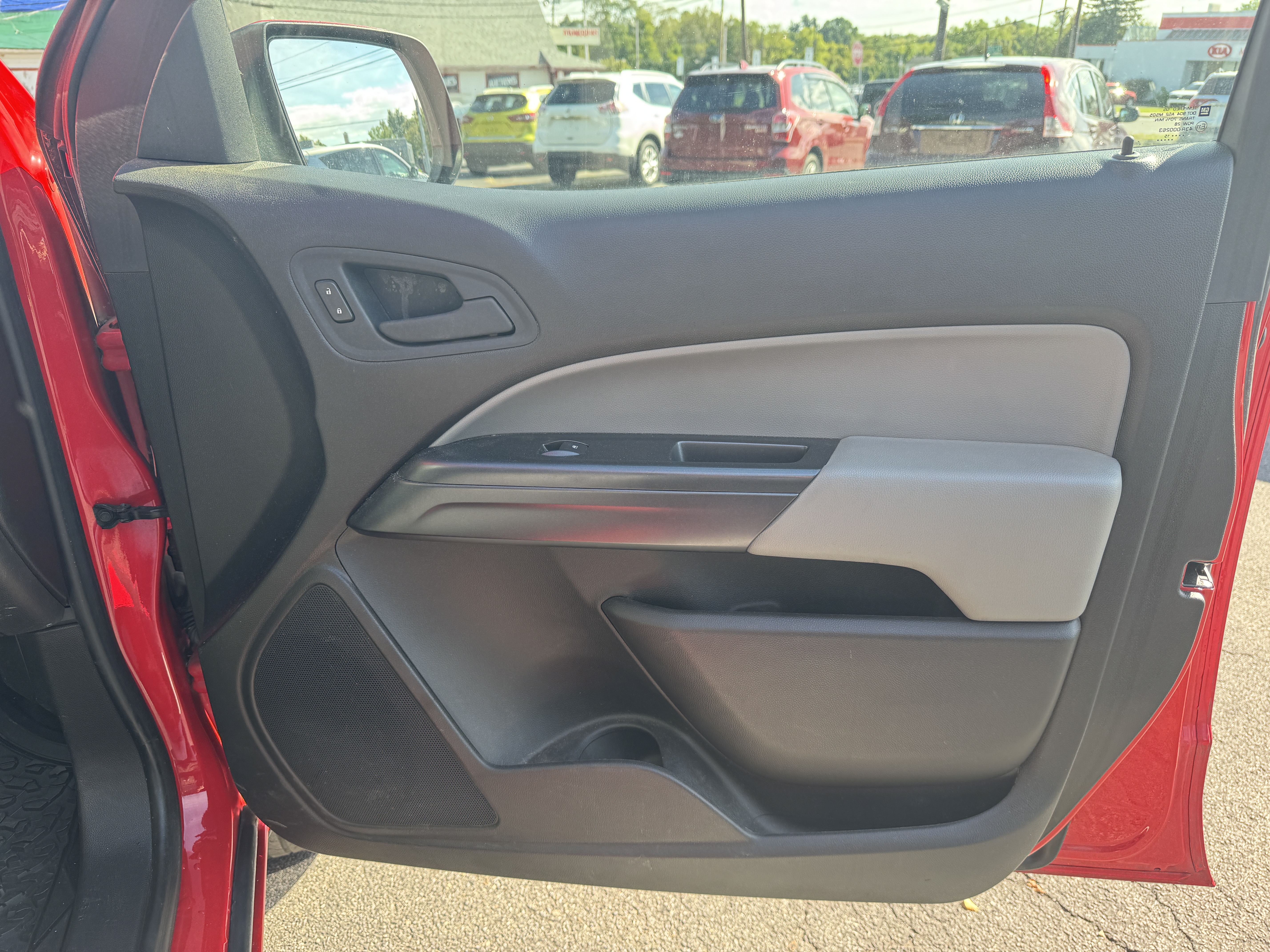 Used 2015 Chevrolet Colorado 2WD Extended Cab W/T image 14