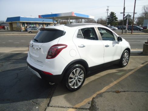 Used 2017 Buick Encore Essence image 4