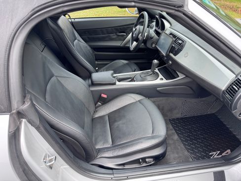 Used 2006 BMW Z4 3.0i image 16