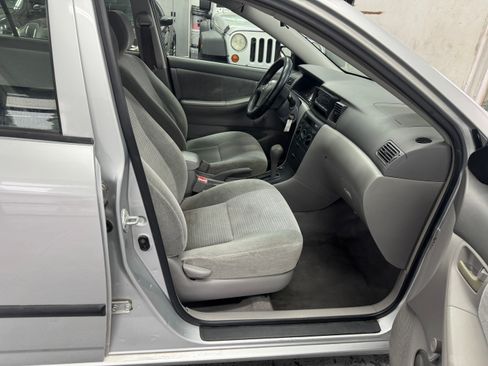 Used 2005 Toyota Corolla CE image 8