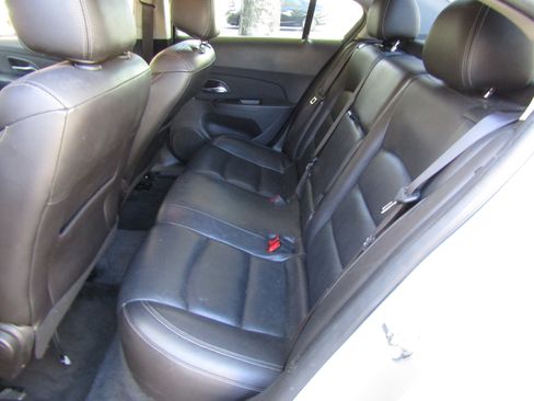 Used 2015 Chevrolet Cruze LT image 10