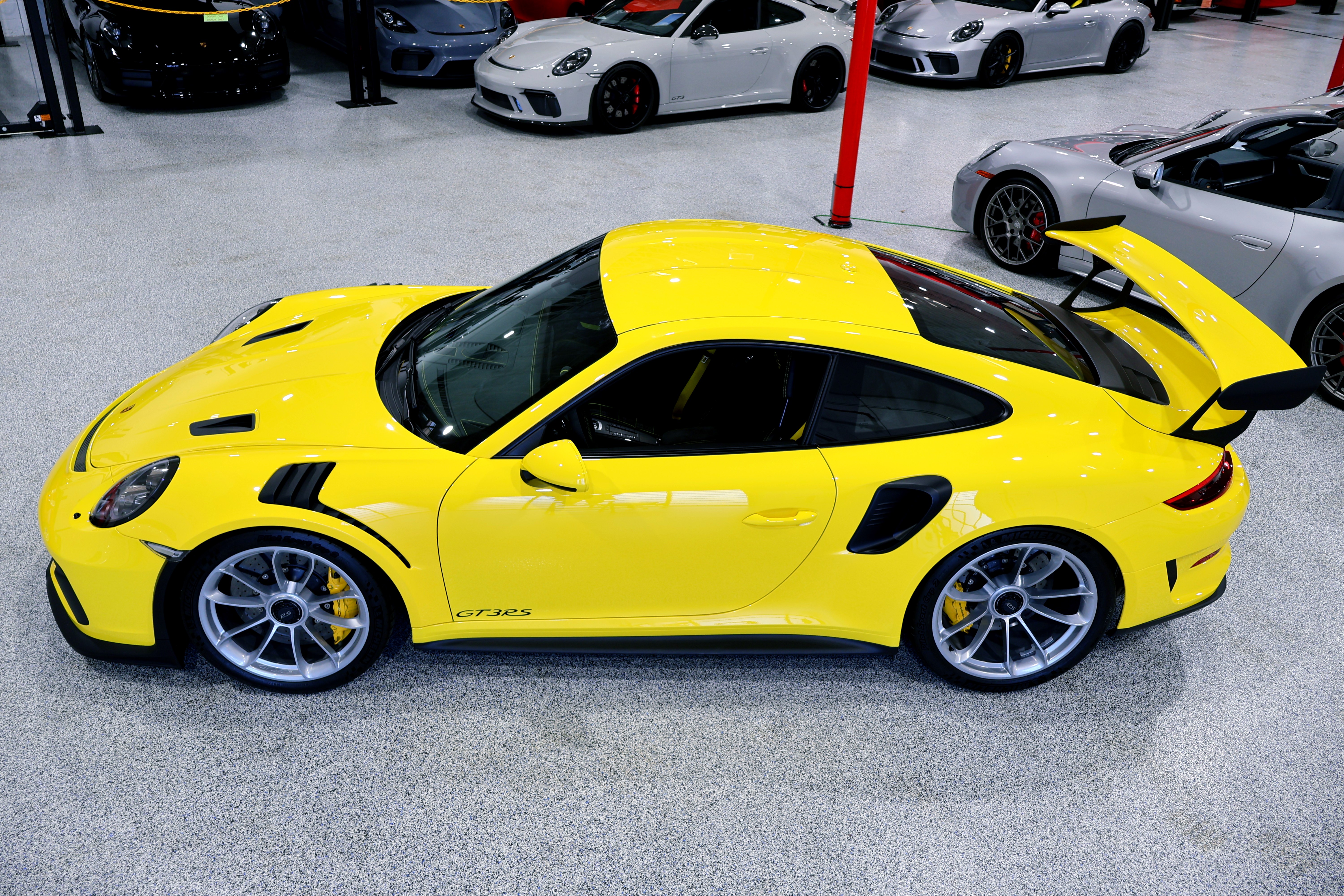 Used 2019 Porsche 911 GT3 RS RWD image 7