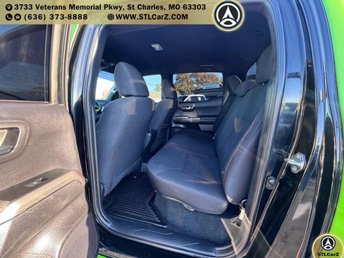 Used 2020 Toyota Tacoma TRD Sport image 11