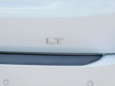 Used 2025 Chevrolet Tahoe 4WD LT image 13