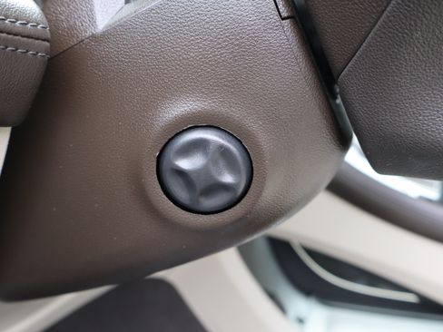 Used 2017 Buick LaCrosse Essence image 27