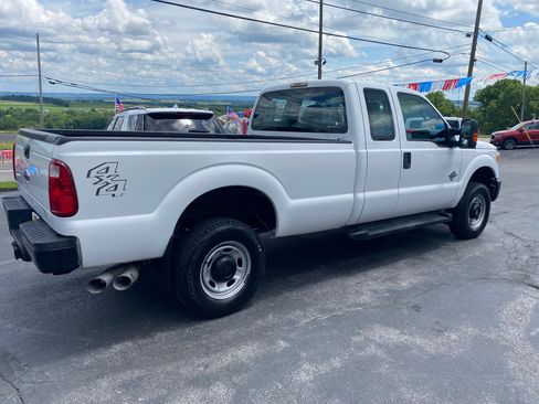 Used 2014 Ford F250 4x4 SuperCab Super Duty image 5