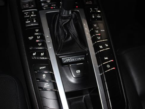 Used 2020 Porsche Macan S AWD/4WD image 16