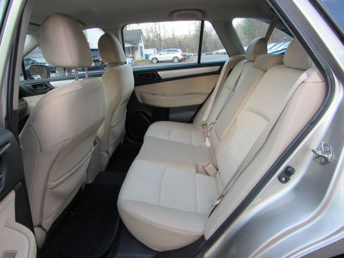 Used 2016 Subaru Outback 2.5i Premium image 18