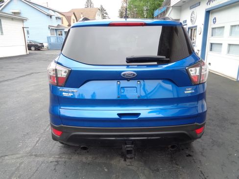 Used 2017 Ford Escape SE image 9