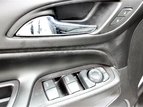Used 2018 Chevrolet Equinox FWD LT w/ 1LT image 23