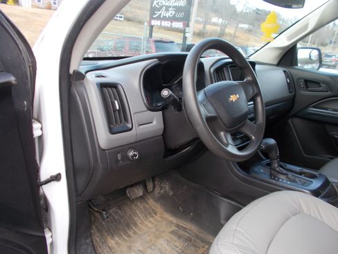 Used 2015 Chevrolet Colorado W/T image 6