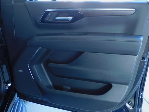 Used 2025 Chevrolet Tahoe Premier image 29