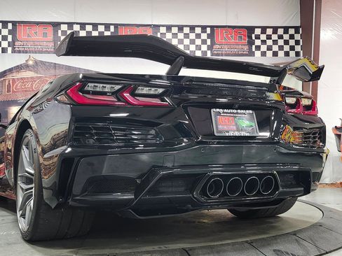 Used 2023 Chevrolet Corvette Z06 w/ Z07 Performance Package image 30