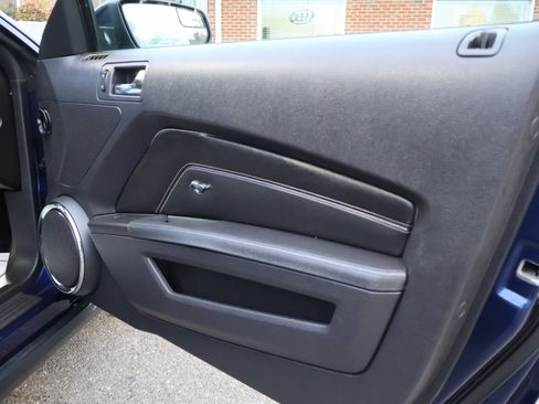 Used 2011 Ford Mustang GT Premium image 21