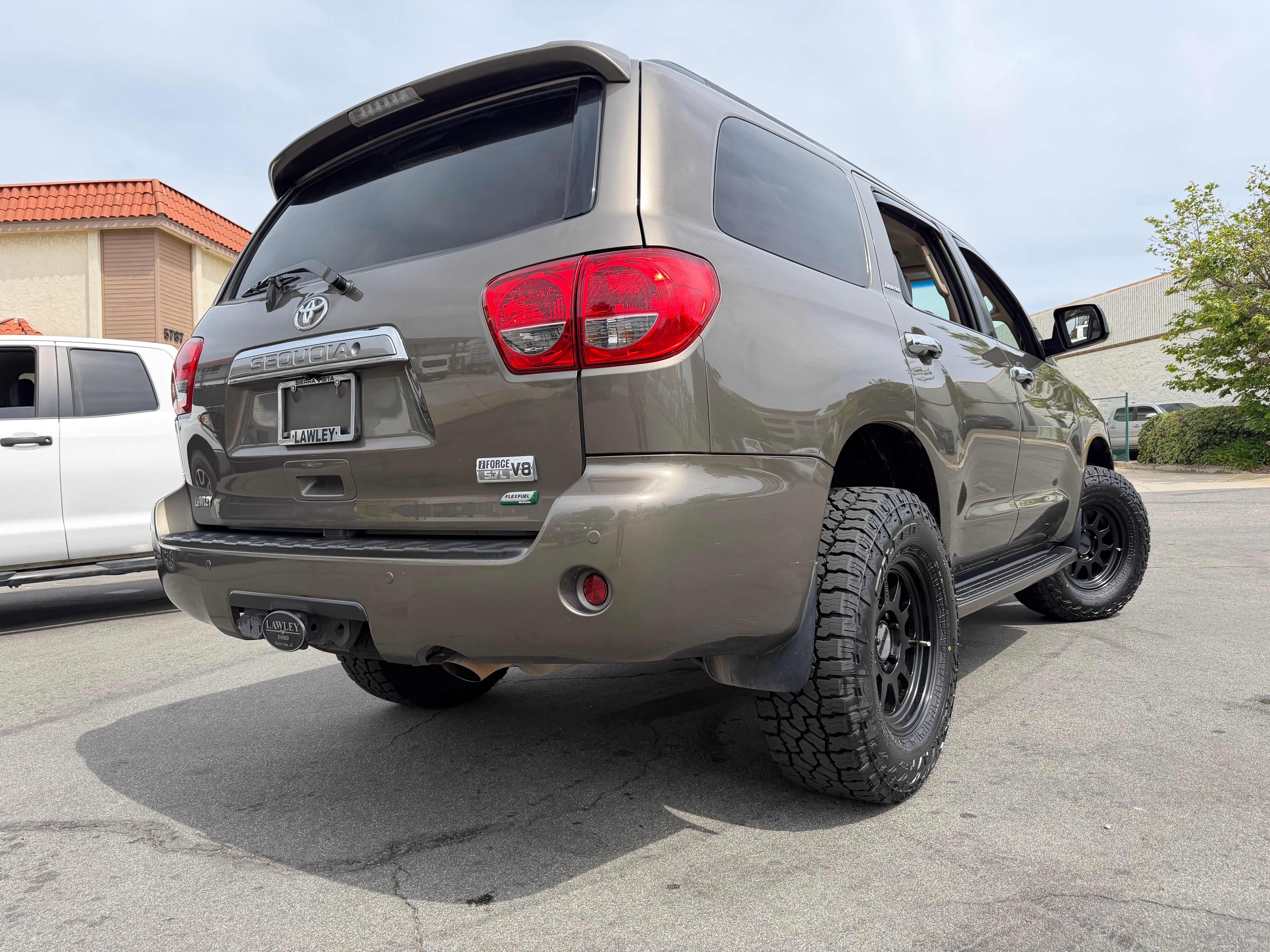Used 2017 Toyota Sequoia Limited AWD/4WD image 8