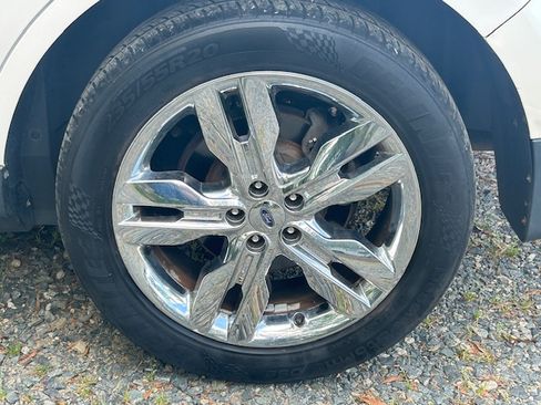 Used 2011 Ford Edge Limited image 33