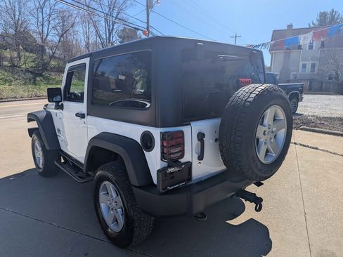 Used 2016 Jeep Wrangler Sport image 5