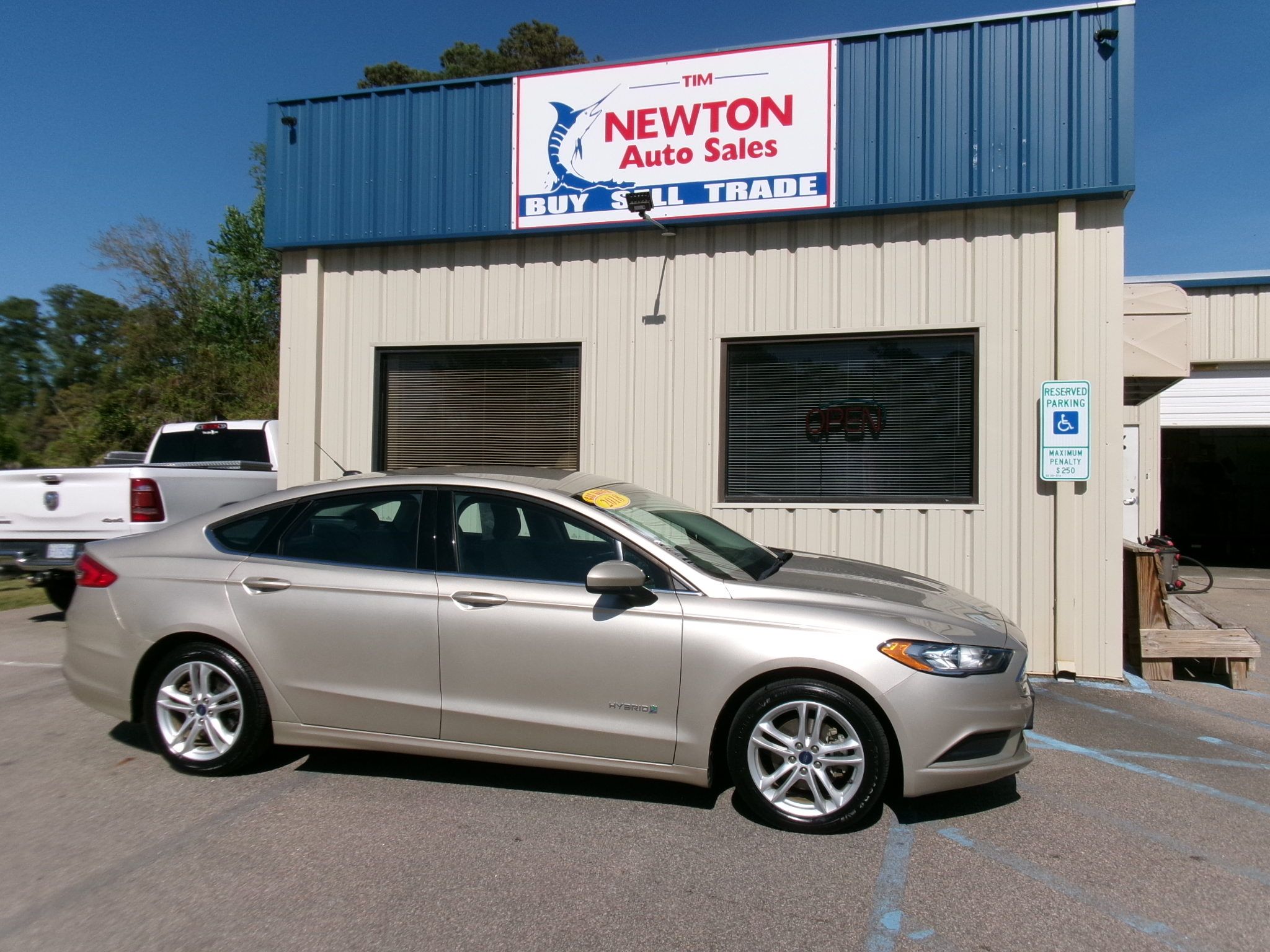 Used 2018 Ford Fusion S Hybrid FWD image 3