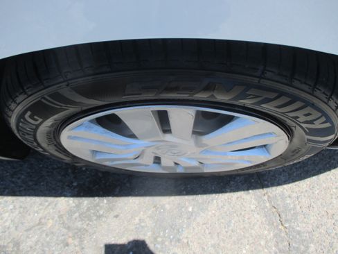 Used 2015 Honda Fit Sport Hatchback 4D image 17
