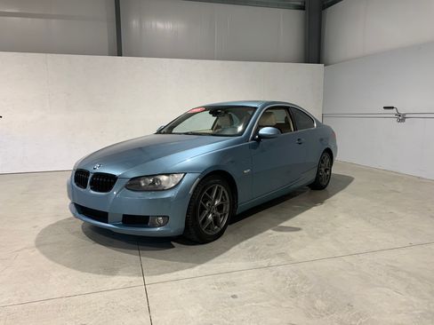 Used 2008 BMW 335xi image 2