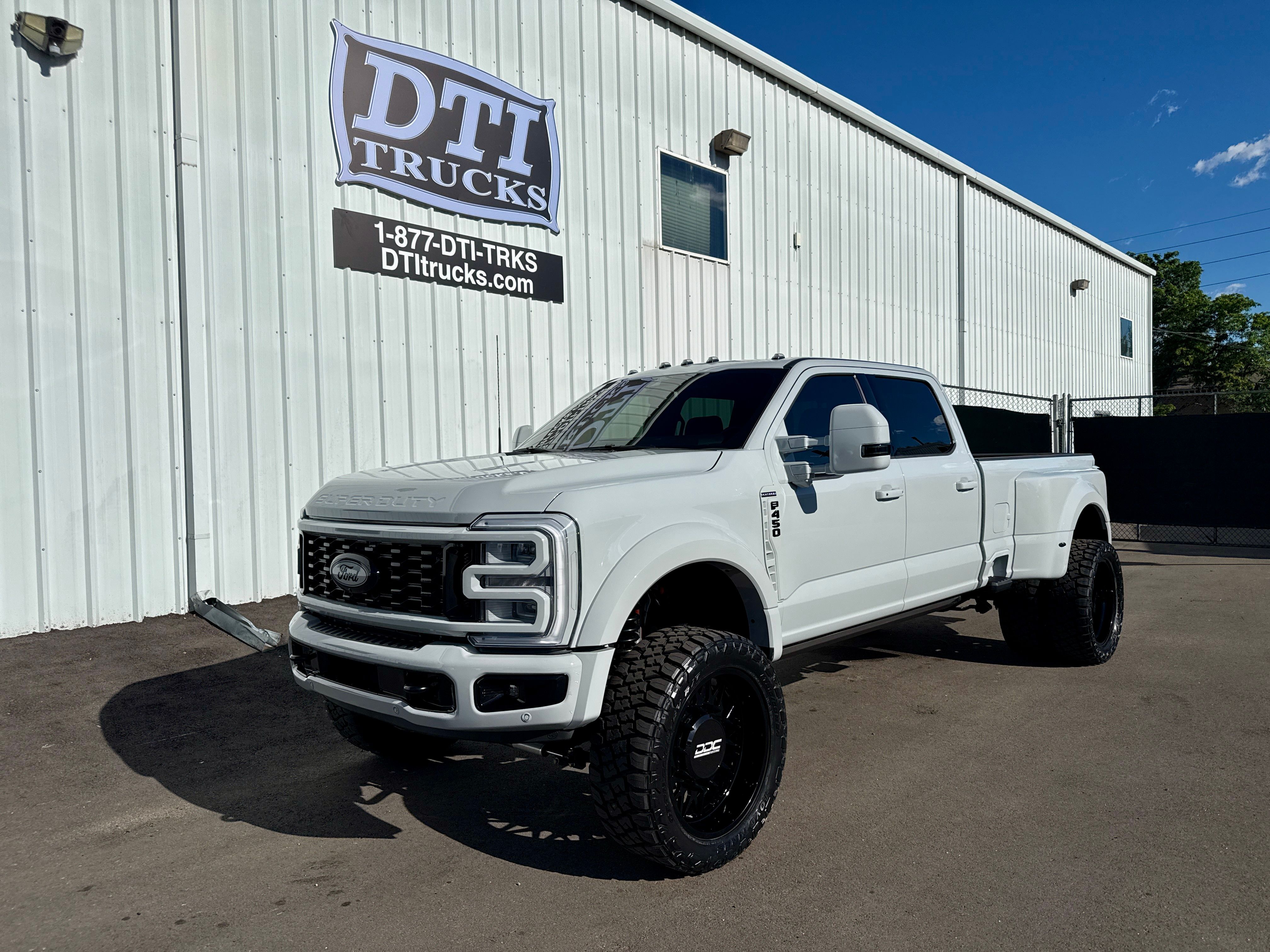 Used 2026 Ford F450 4x4 Crew Cab Super Duty image 15