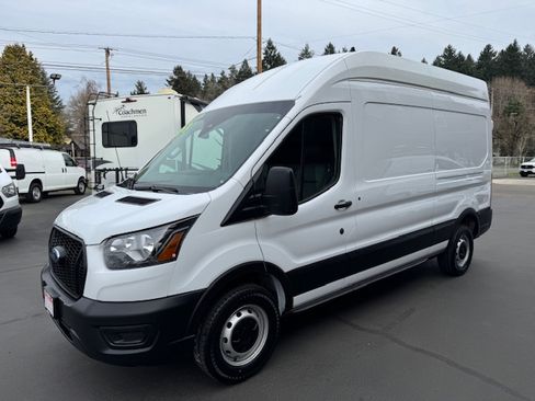 Used 2023 Ford Transit 250 image 5