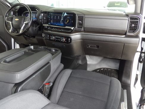 Used 2024 Chevrolet Silverado 2500 LT image 4