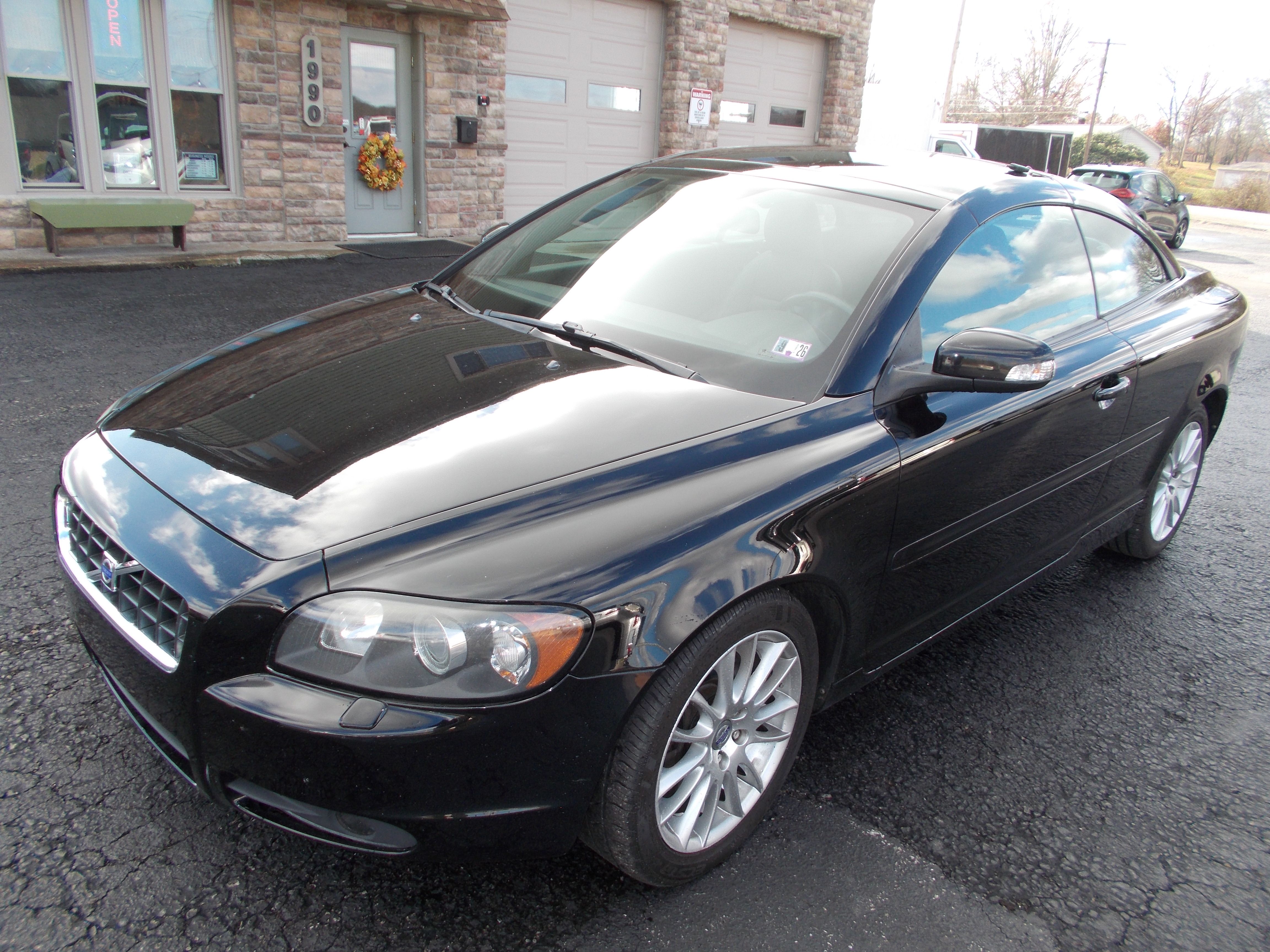 Used 2008 Volvo C70 T5 FWD image 1