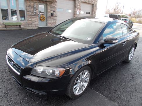 Used 2008 Volvo C70 T5 image 1
