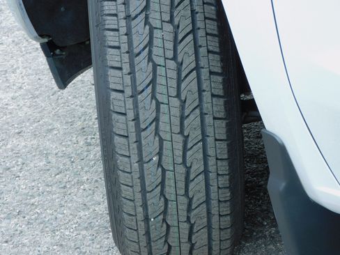 Used 2025 Chevrolet Silverado 1500 LT image 16