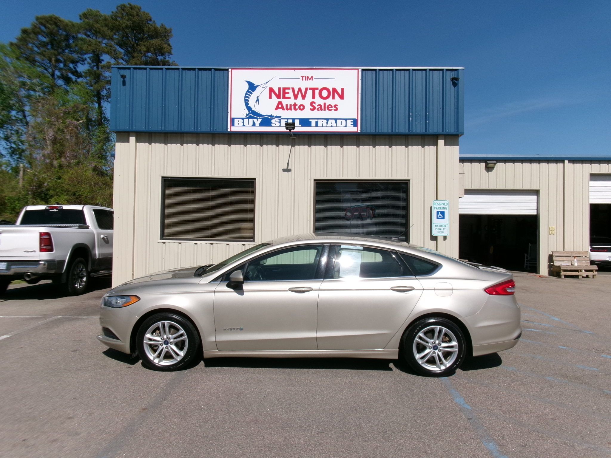 Used 2018 Ford Fusion S Hybrid FWD image 13