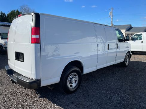 Used 2019 Chevrolet Express 3500 image 4