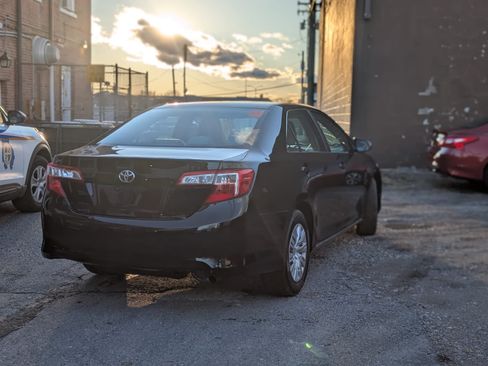 Used 2013 Toyota Camry LE image 6