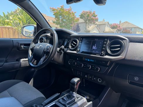 Used 2023 Toyota Tacoma 4x4 TRD Off-Road image 15
